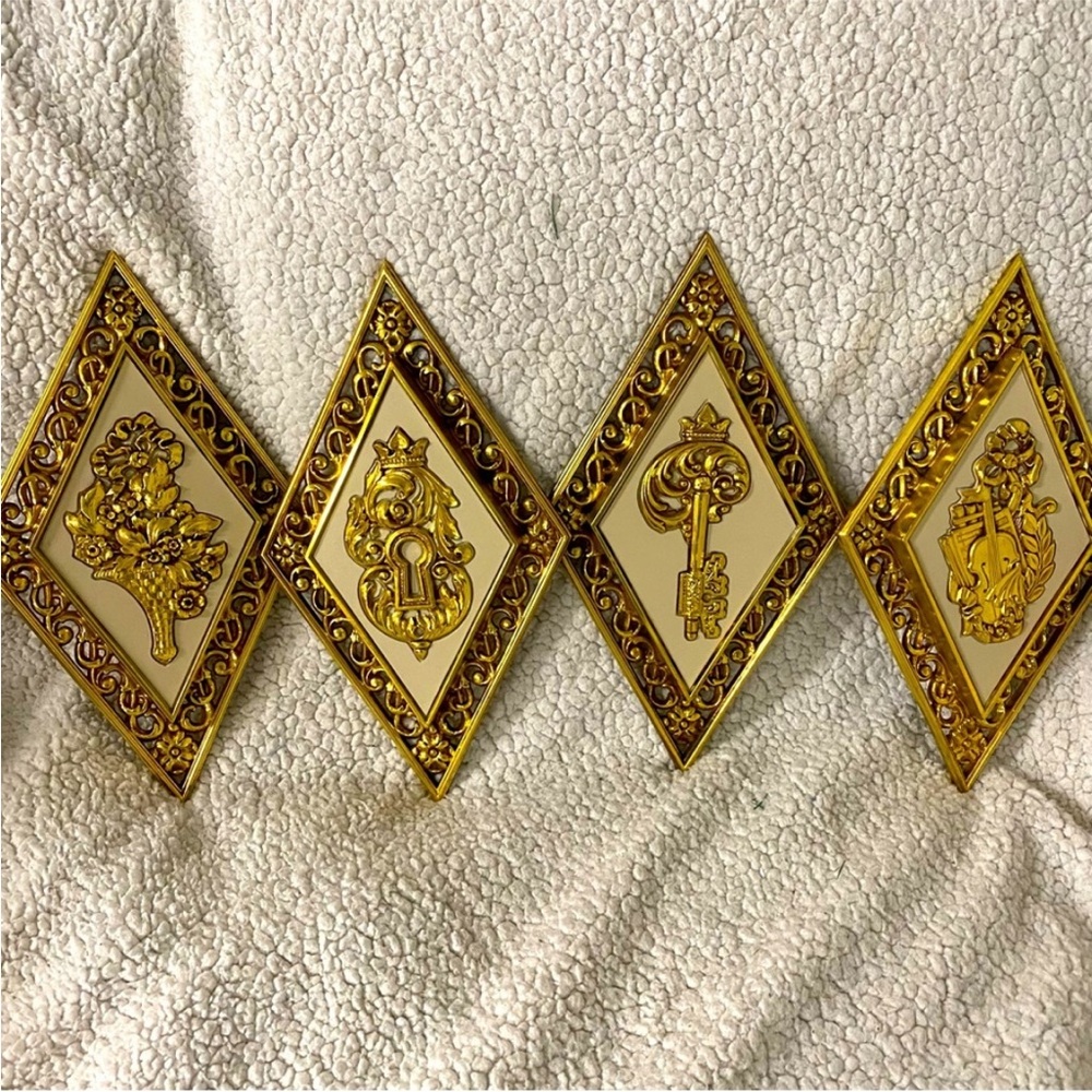 Mid Century Dart Ind. Wall Decor #4271